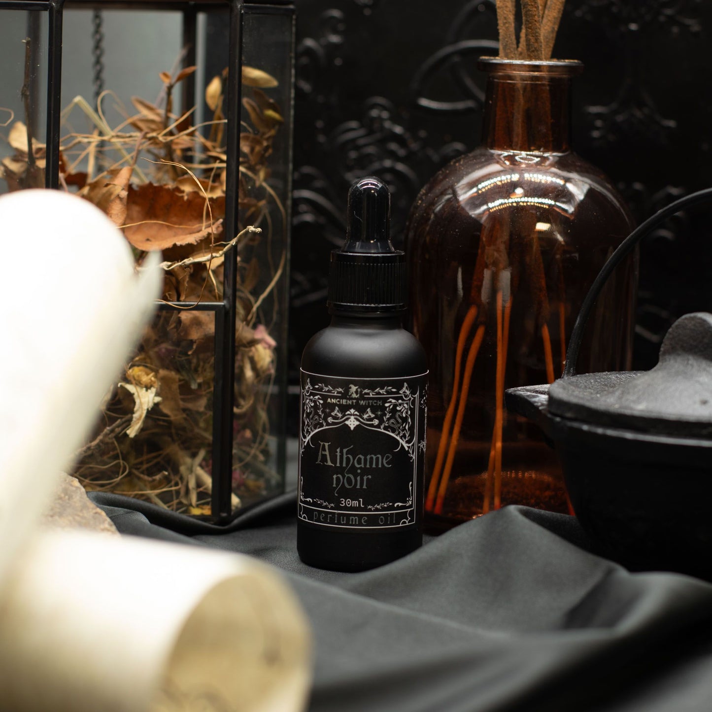 atheme_noir_mystical_perfume_oil