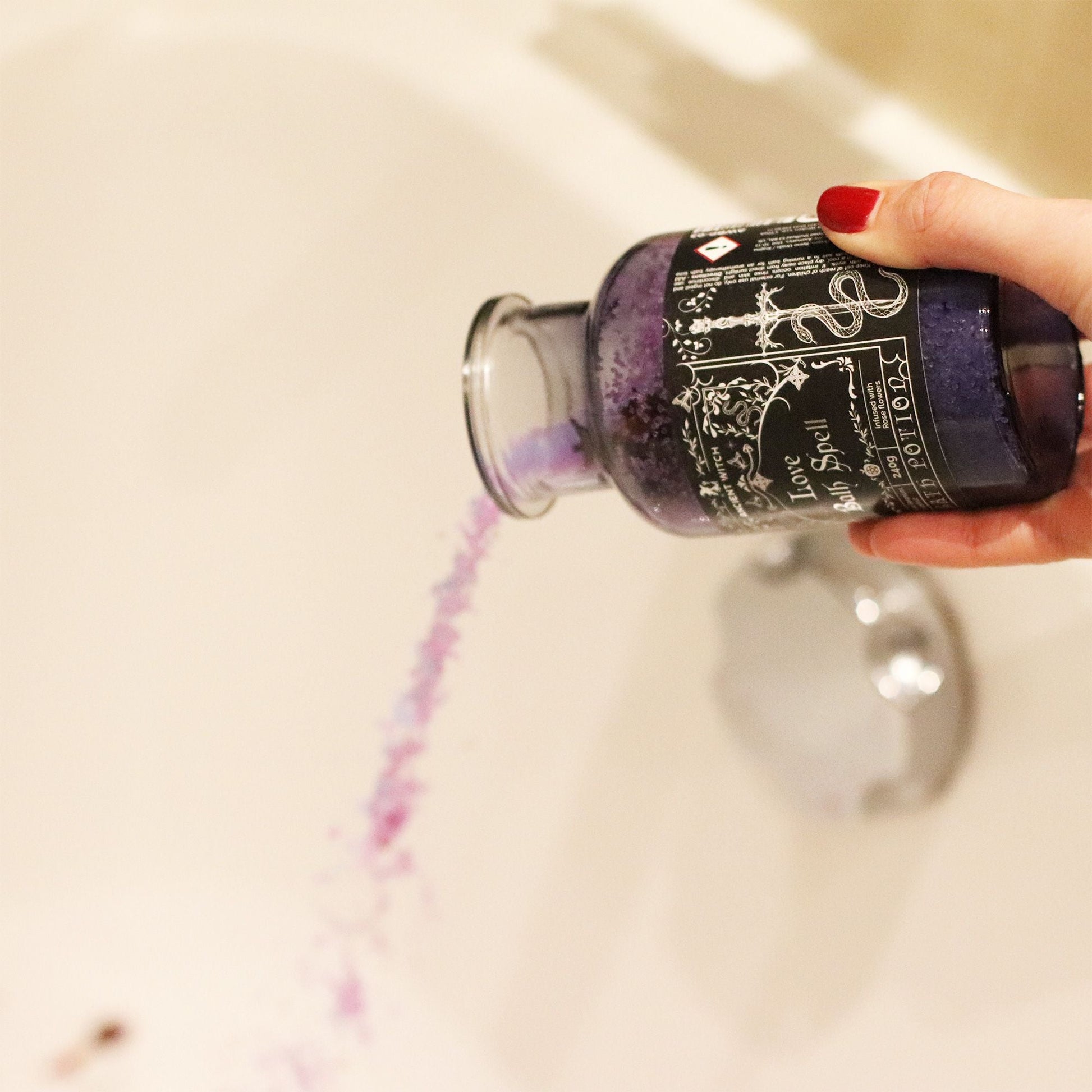 Bath Spell Potion with Rose Quartz Amulet – Love - Luna Temple