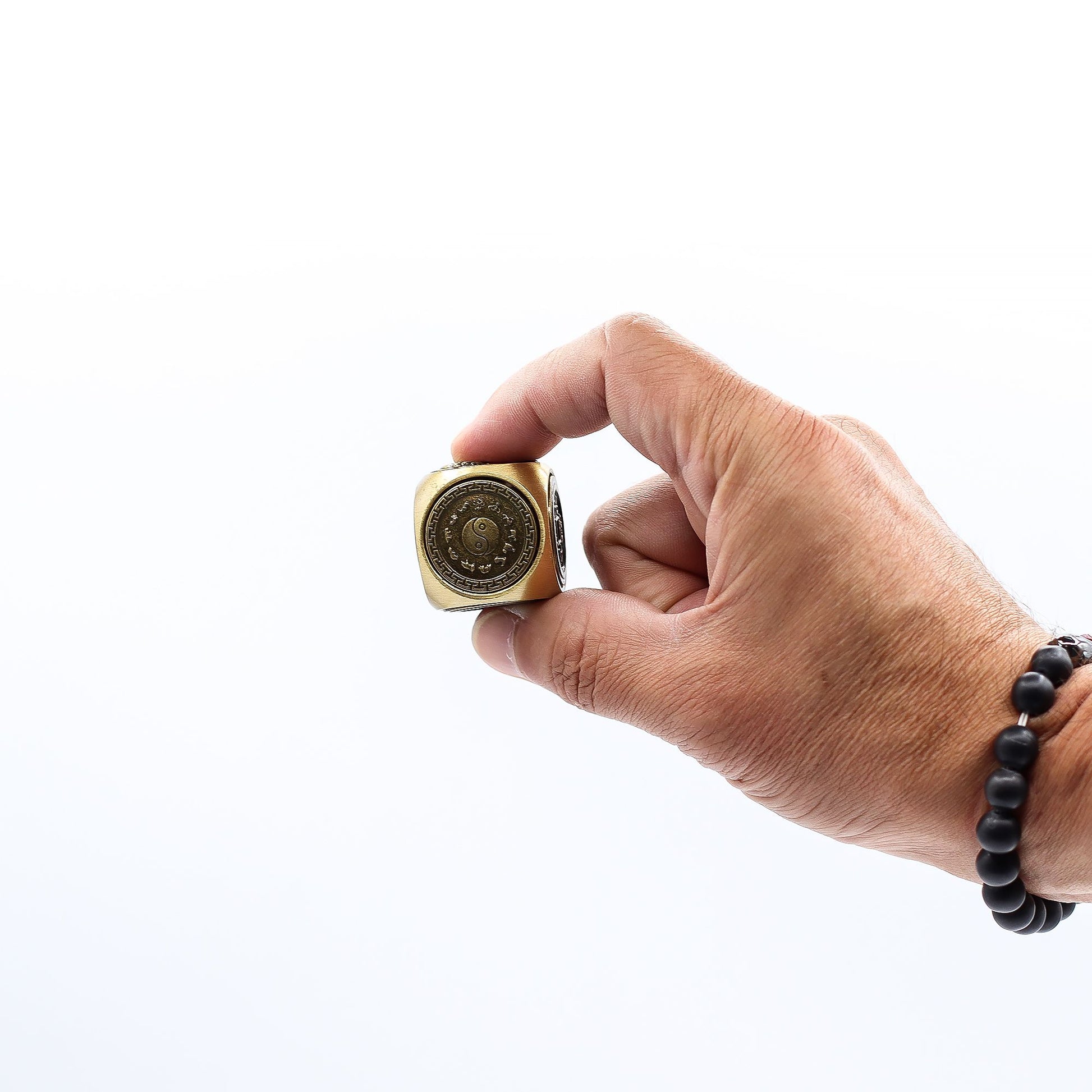 feng_shui_zodiac_symbol_dice_traditional