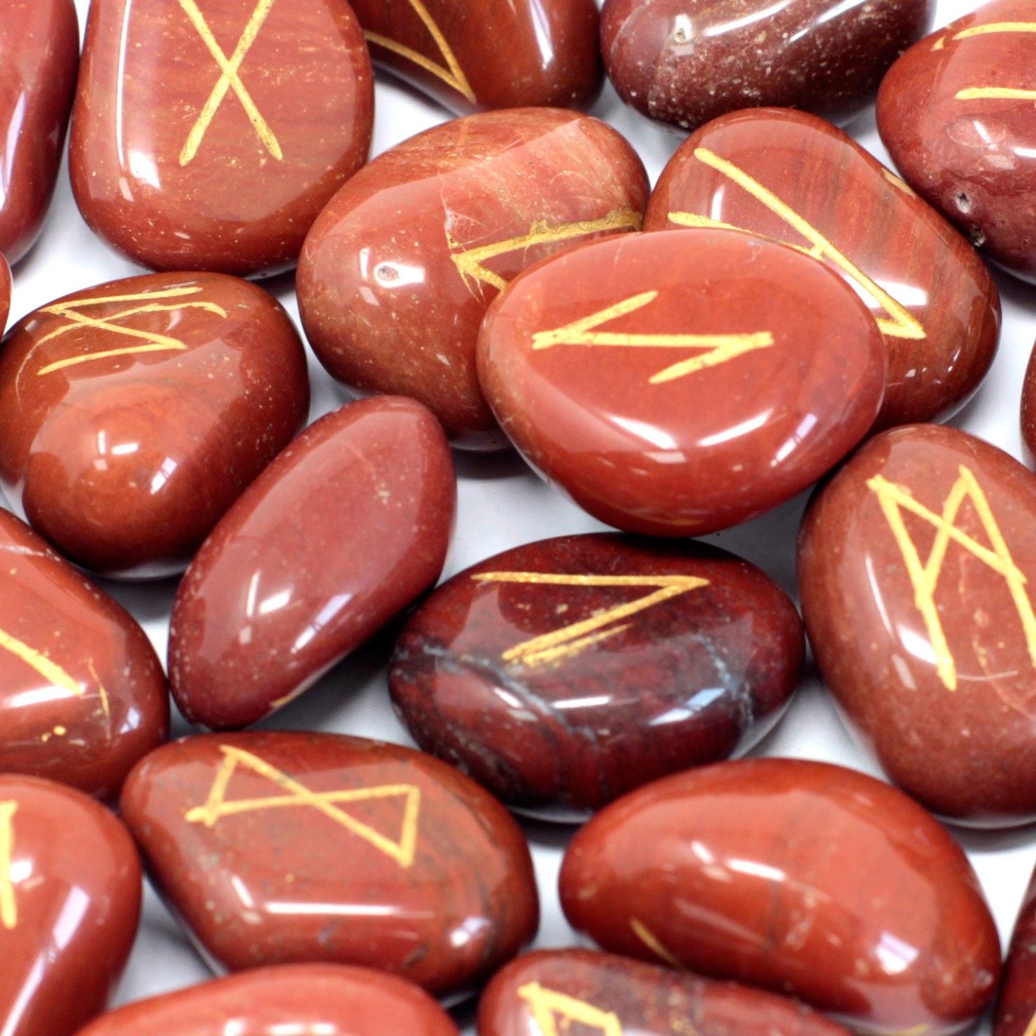 red_jasper_rune_stones_set_with_pouch